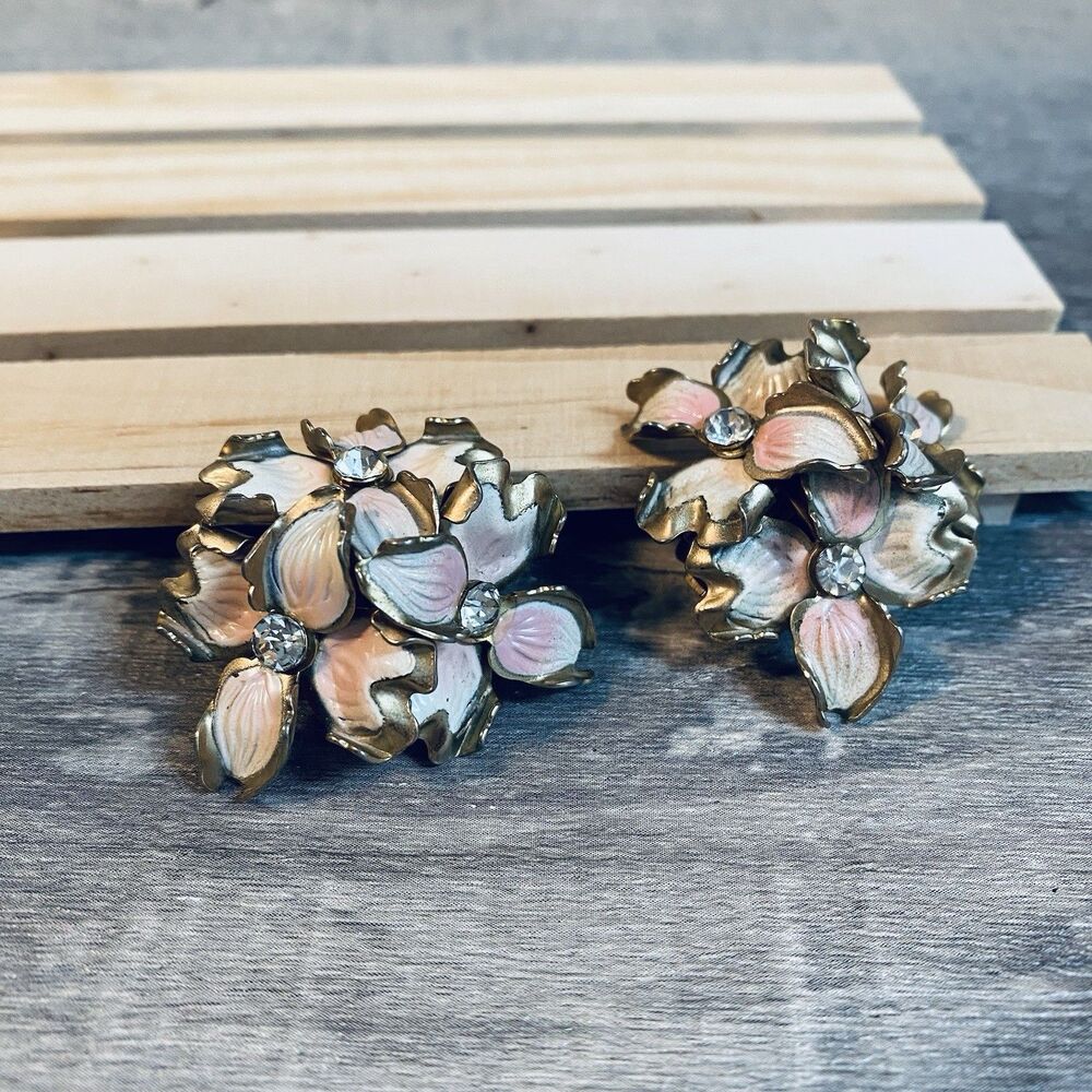 Vintage Mid Century Pink And Rhinestone Cluster Flower Clip On Earrings
